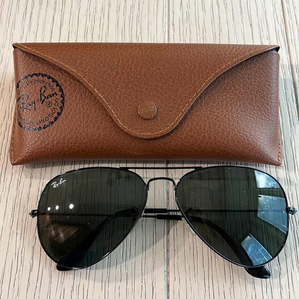 Black Aviator Ray-Ban Sunglasses